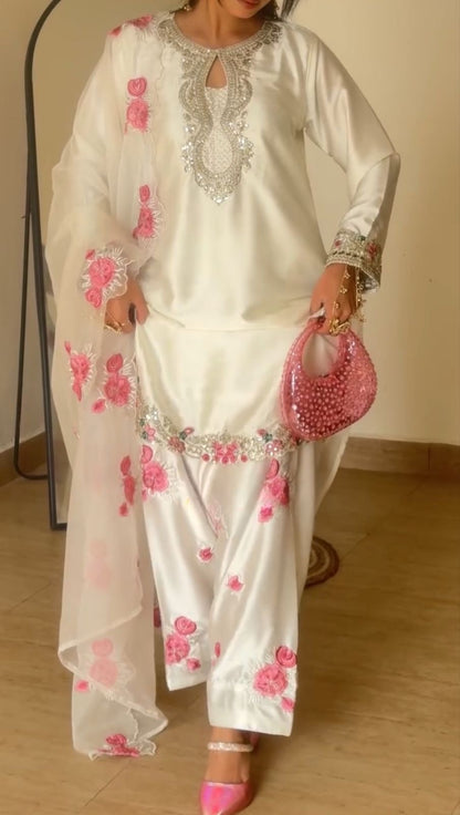 Đěsigner 3pc Party Wear Look top with farshi salwar