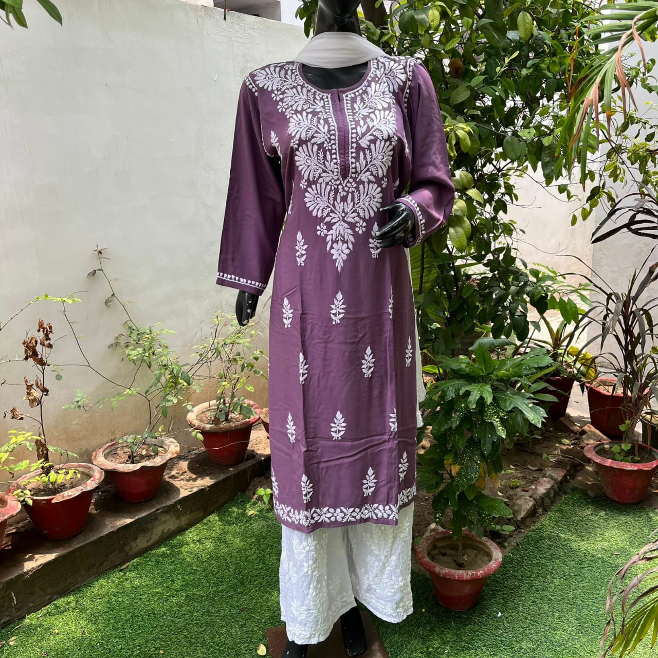 Chikankari Premium soft kurti