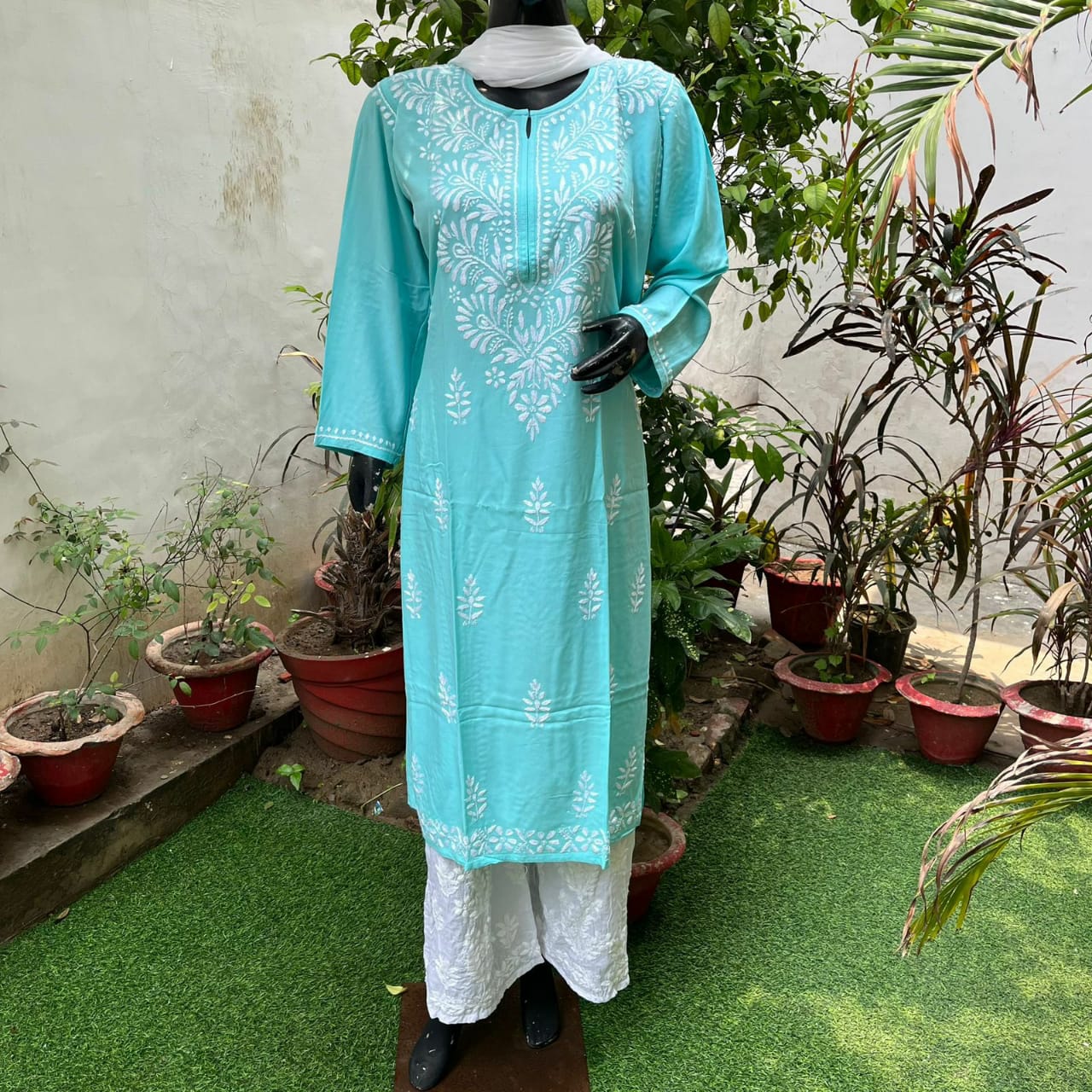 Chikankari Premium soft kurti