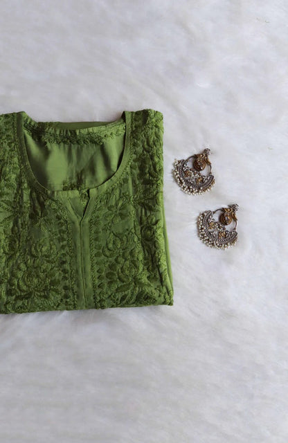 Jannat Handcrafted Soft Chikankari Long Kurti – Most Loved🌸