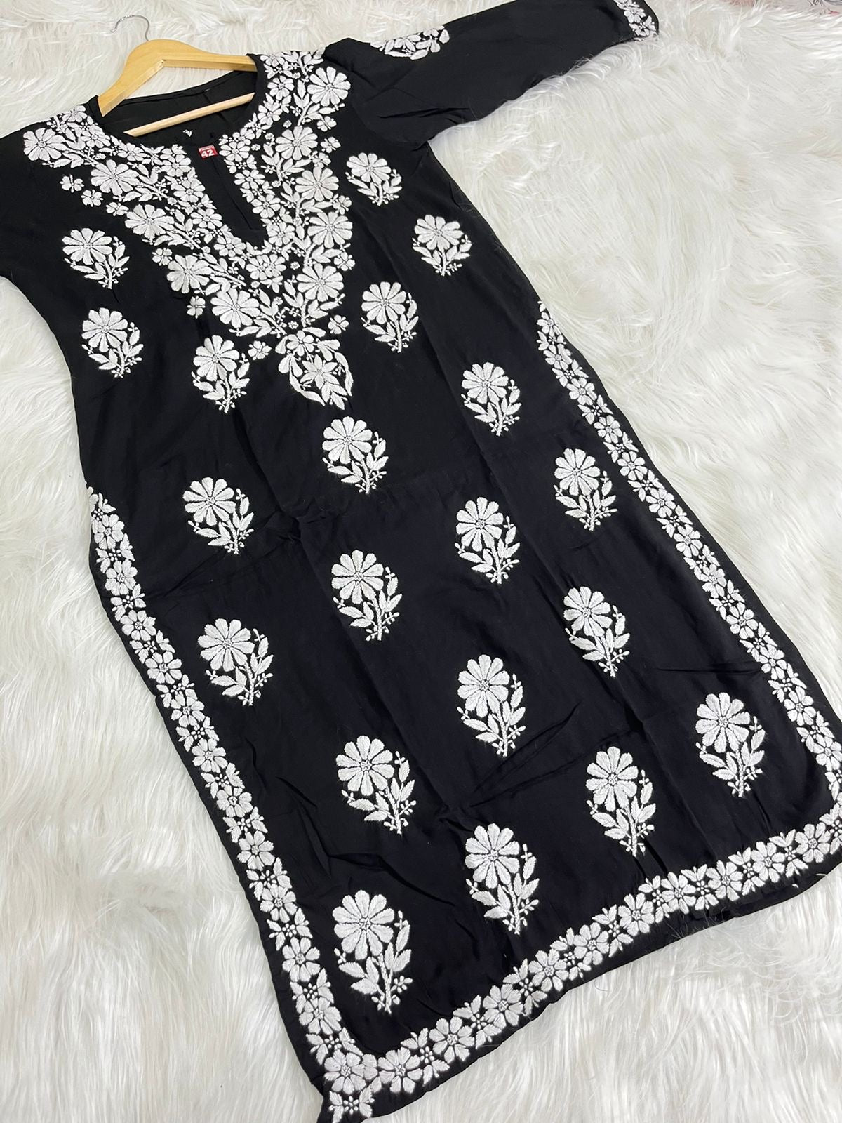 Modal fine Work Chikankari