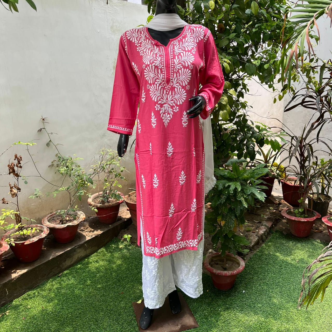 Chikankari Premium soft kurti