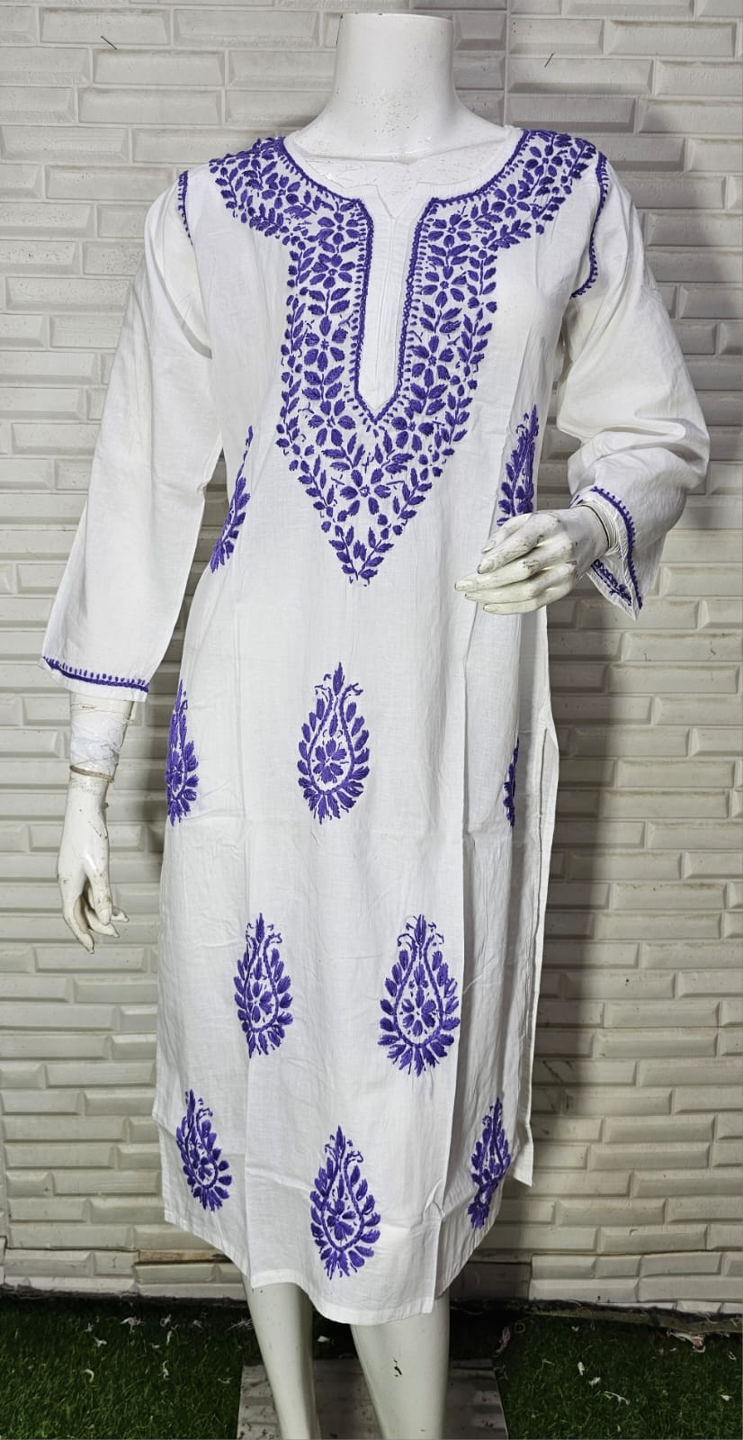 Chikankari pure Mul Mul cotton kurti