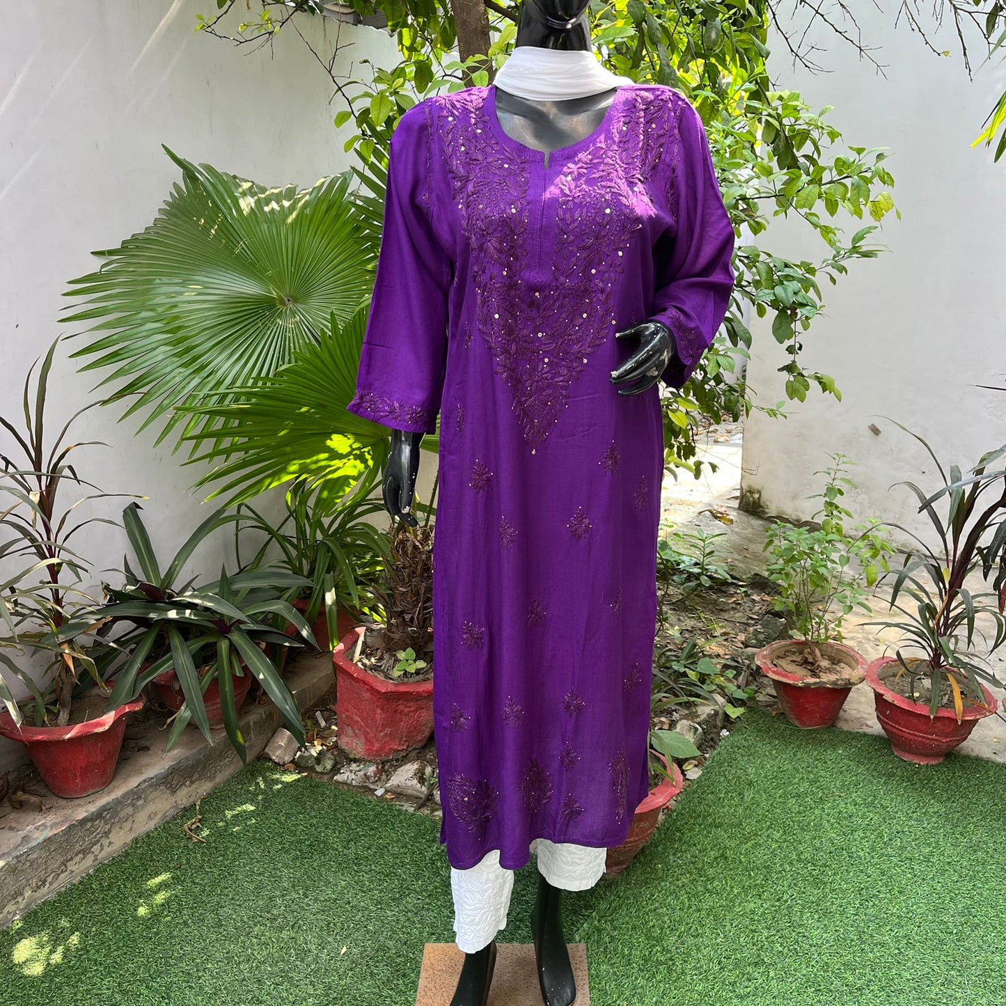 Most Demanding Straight Fit Tone to Tone Kurta With Mukaish work