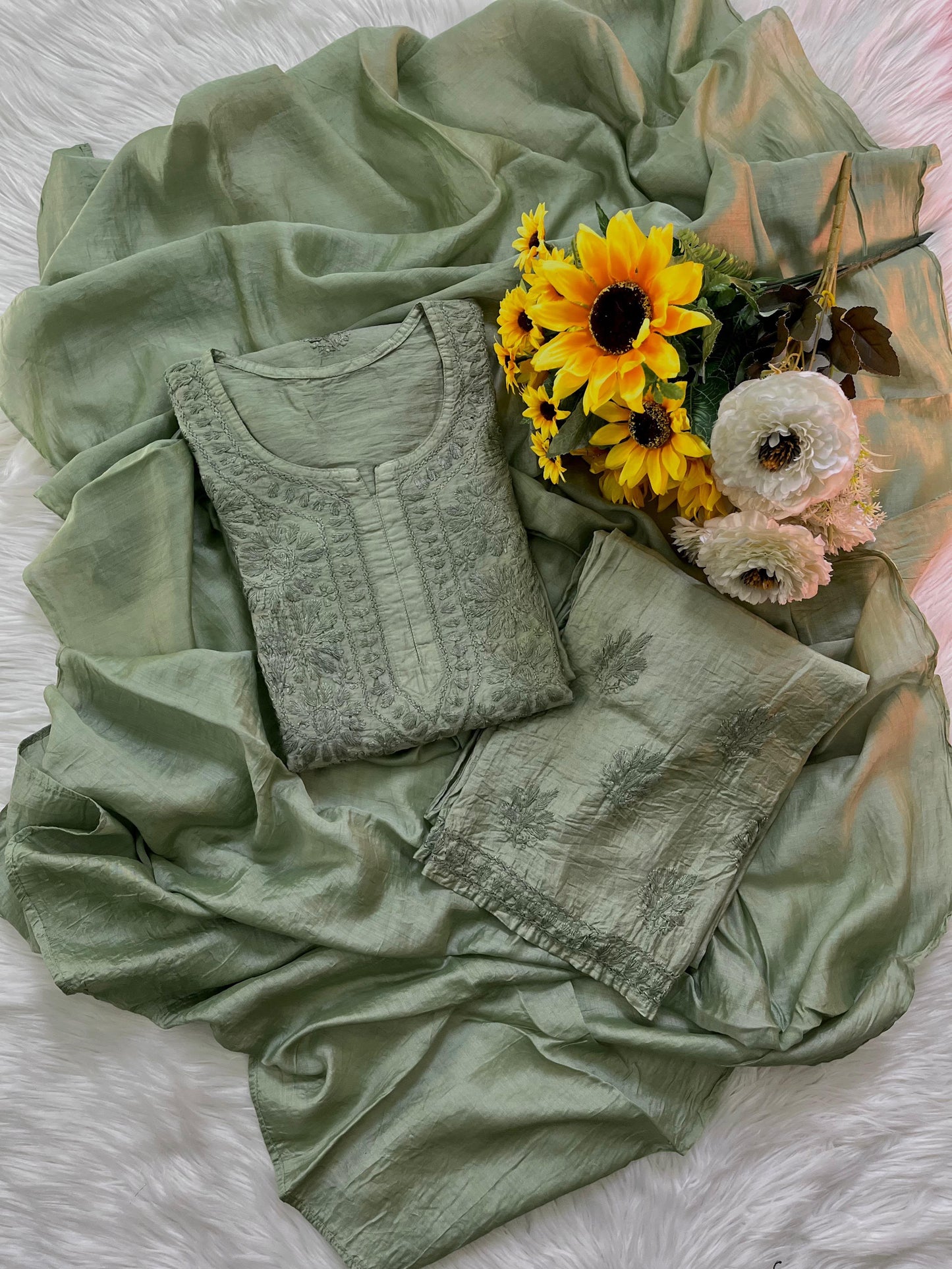 Super Soft Rayon 3PC Set 🌸 Stunning Handwork You’ll Love