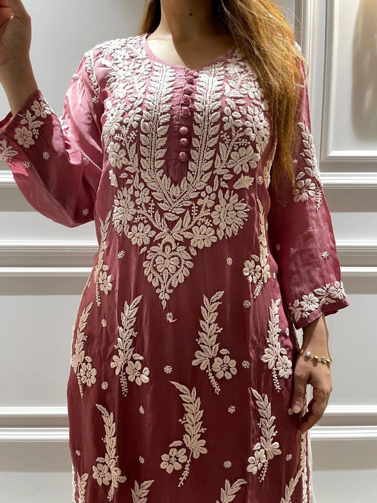 3D leaf Luxe Chikankari kurti