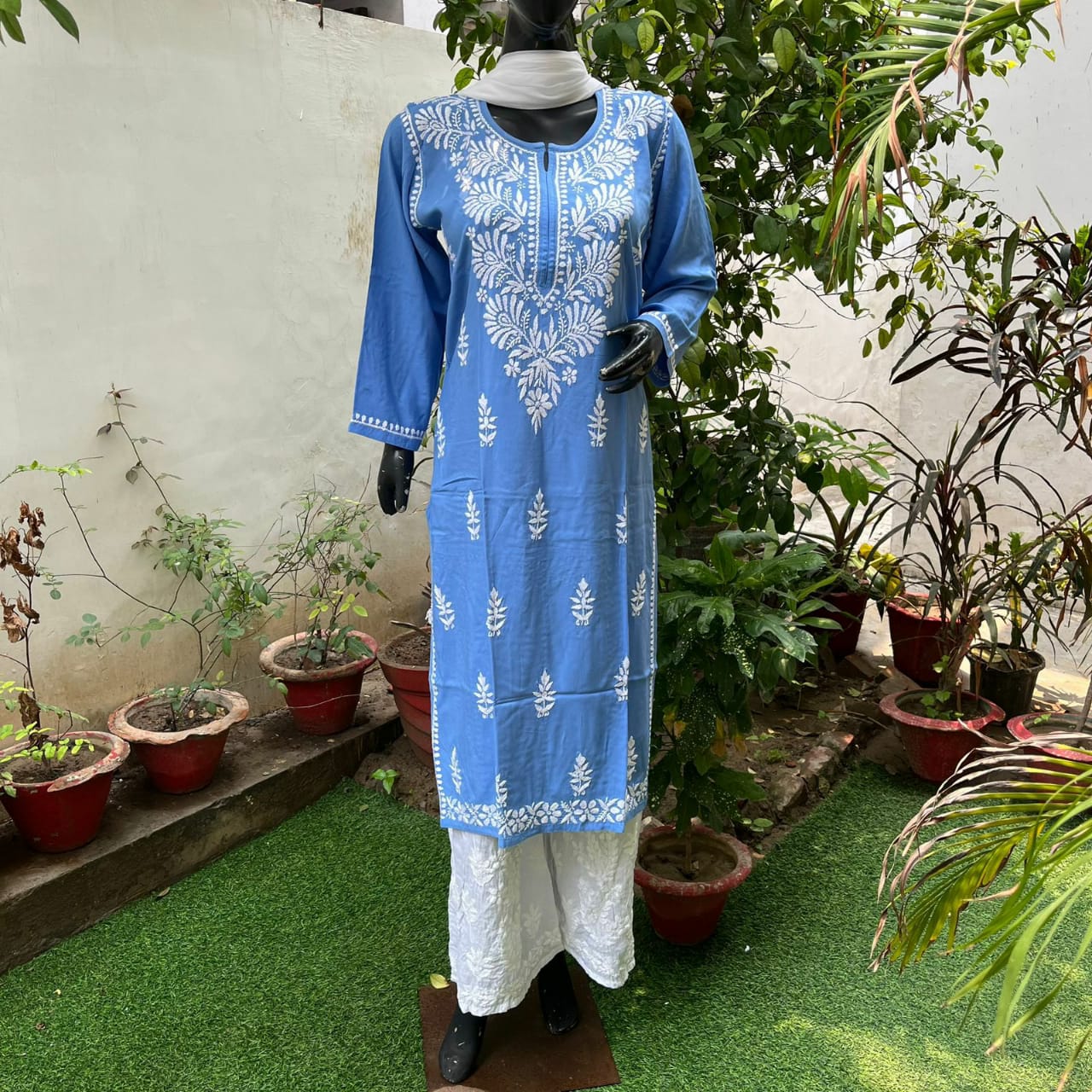 Chikankari Premium soft kurti