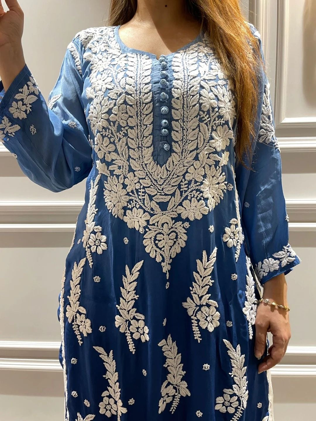 3D leaf Luxe Chikankari kurti