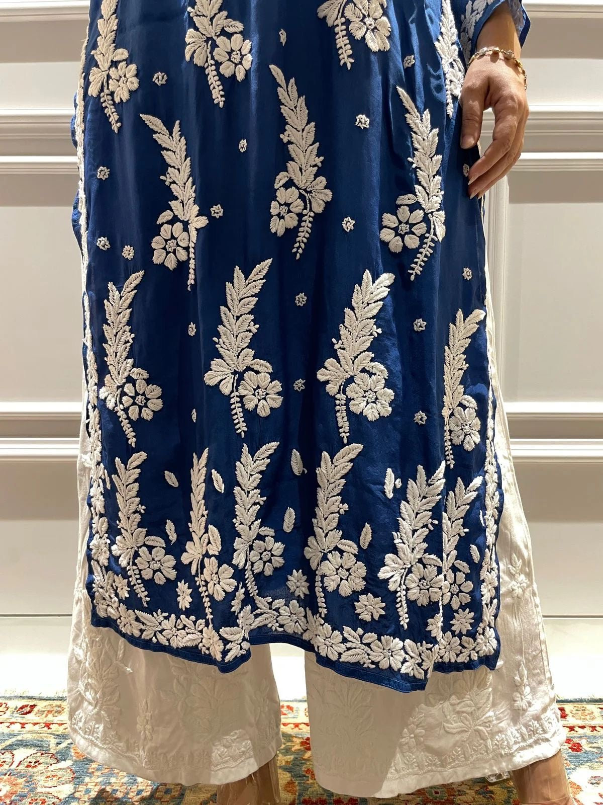 3D leaf Luxe Chikankari kurti